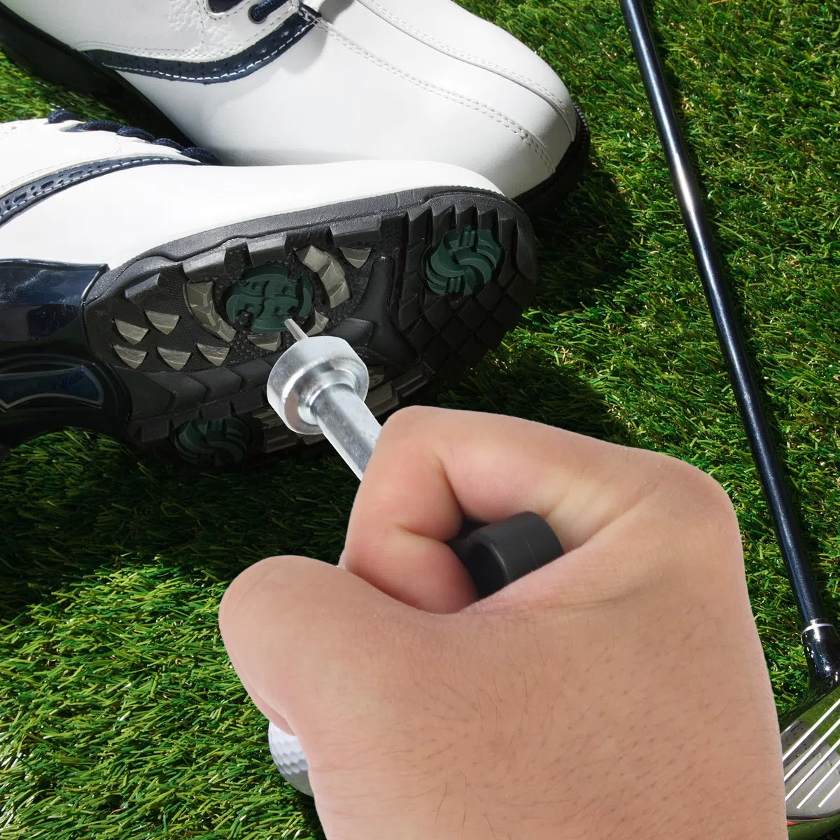 Chiave per Chiodi per Scarpe da Golf, Lega di Ferro Utensile per Chiodi di Ricambio per Scarpe da Golf con Impugnatura Comoda Rimozione Chiodi per Scarpe da Golf per Scarpe con Chiodi (Nero)